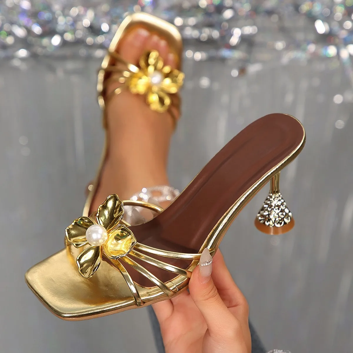 Vintage Old Fashion - Sandal Wanita Vintage Berbahan Logam dengan